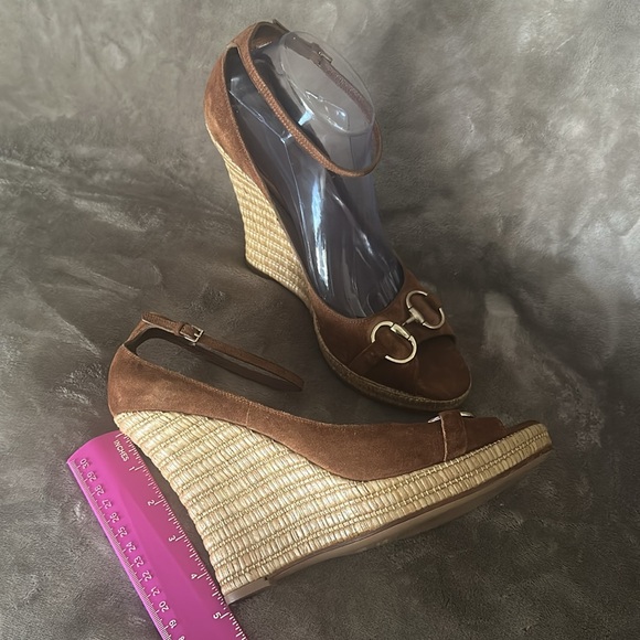 Elegant Brown Authentic Gucci Horsebit sandals with Ankle Strap - Picture 10 of 12